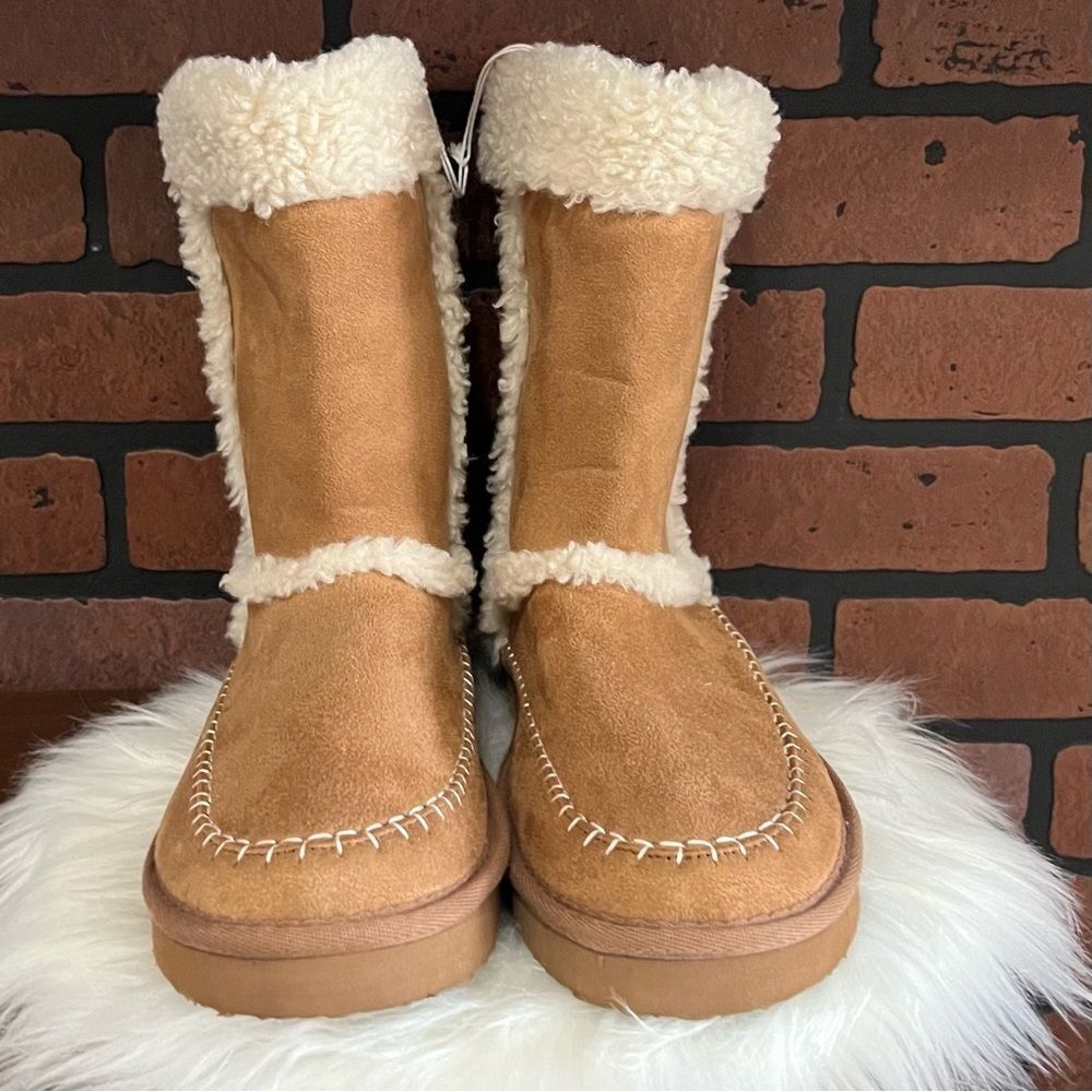 SOLD~American Eagle Mid Calf Faux Fur Boots Womens Sz 11 Tan Beige Cozy Comfy - Picture 2 of 7